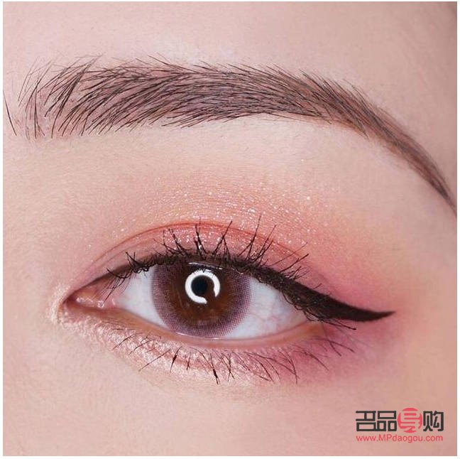 如何画眼影最简单最漂亮视频教学(如何画眼影最简单最漂亮视频教学下载)