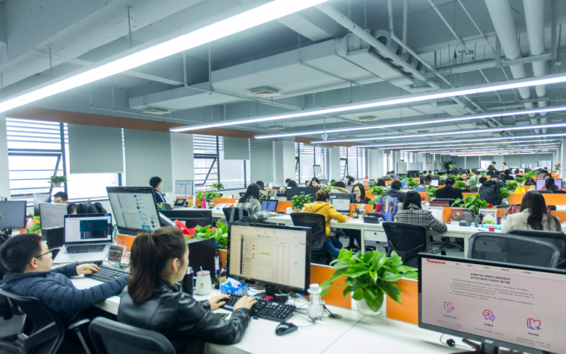 中国AI自主创新之路：传神语联如何以根原创技术突破算力封锁