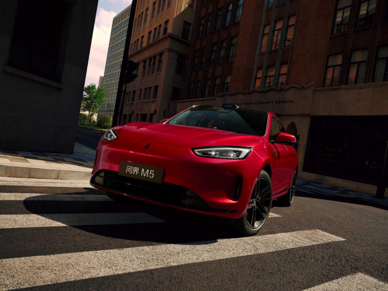 从参数到体验，问界新M5 Ultra凭实力赢得用户青睐