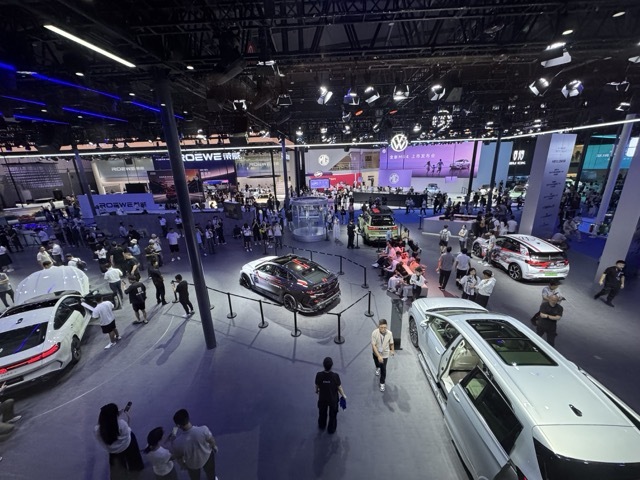 给出新能源时代的“燃油解”，上汽大众全新凌渡L上市11.99万元起