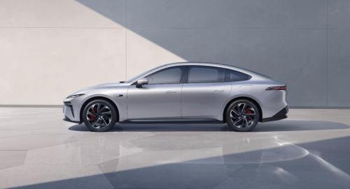 年轻人的台真·性能车！试驾2025款东风奕派eπ007