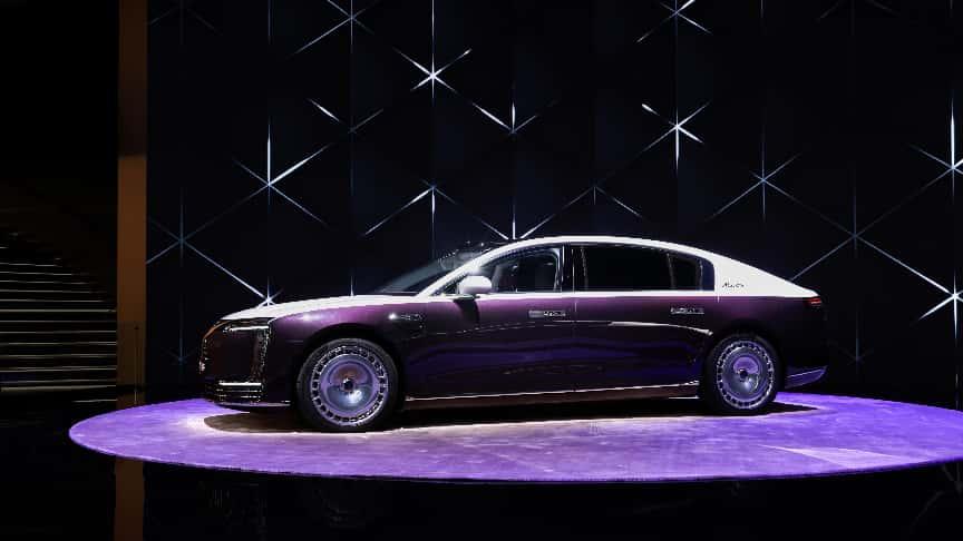 成都车展鸿蒙智行展台吸睛，尊界S800以实力破百万级豪车局