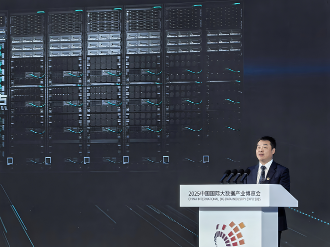 华为云张平安：打造算力黑土地，繁荣AI百花园，加速行业智能跃迁