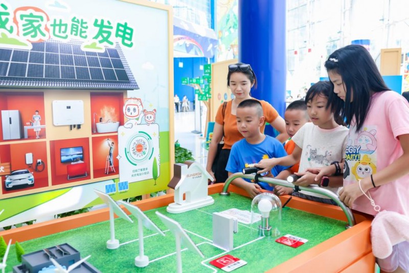 东盟枢纽聚“光”辉，阳光新能源“追光者节 科技追光之旅”燃动南宁