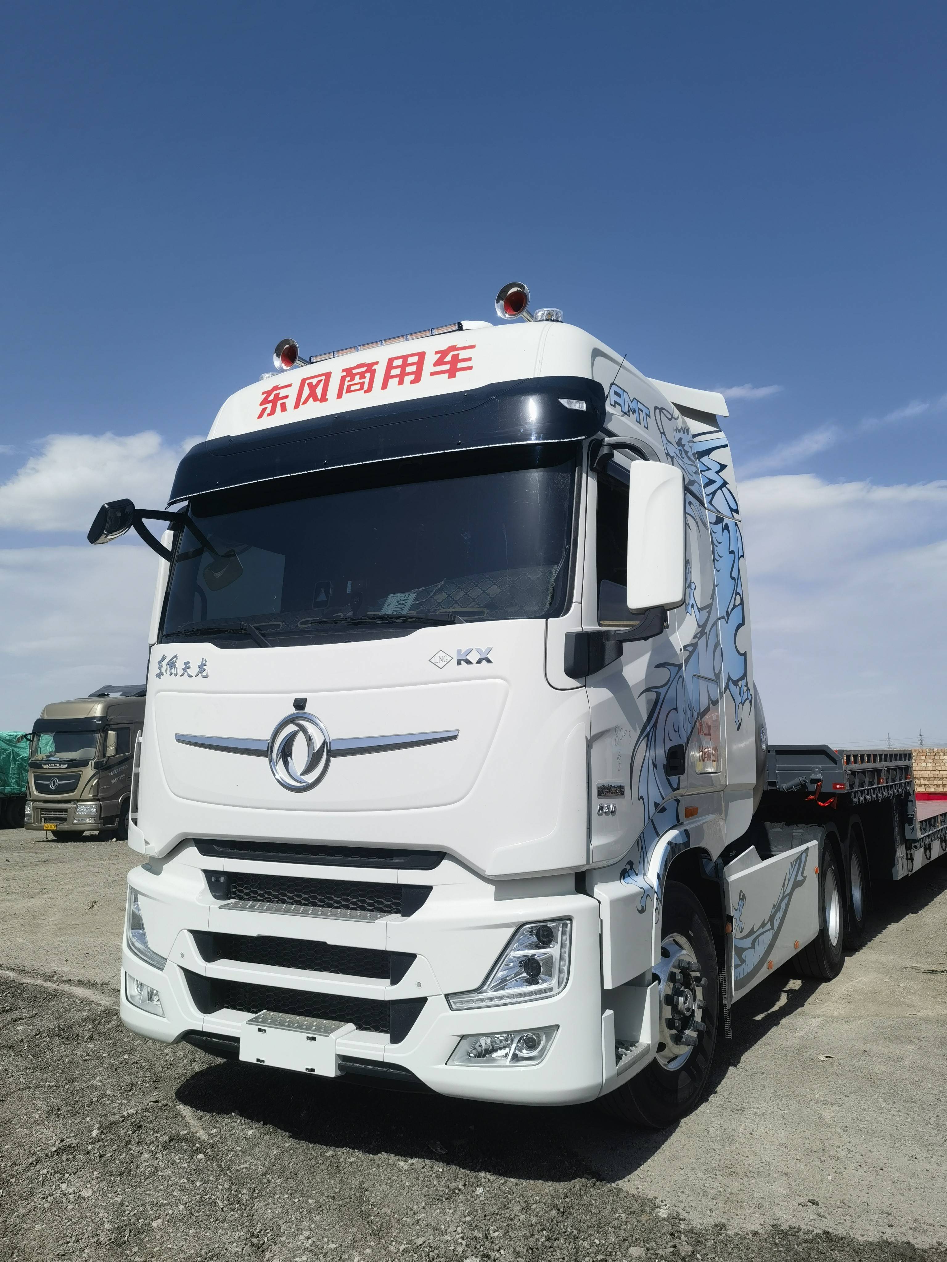 幸福卡车票选故事 | 两代东风天龙相伴路师傅十载征途，托起儿子汽车梦