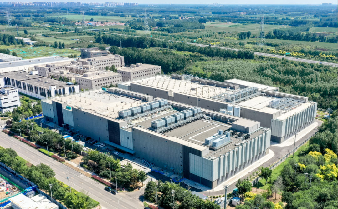 万国数据发布2025年第二季度财报——营收持续稳健增长，成功挂牌全国首批数据中心公募REITs