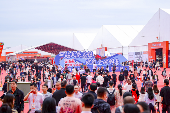 齐心集团自有品牌矩阵亮相汕头国际文具礼品展，产品创新体验引关注