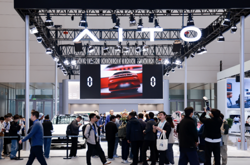 智慧重塑豪华 问界全系亮相2025中国汽车工程学会年会暨展览会