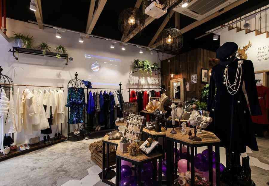 女装店服装店设计案例效果图