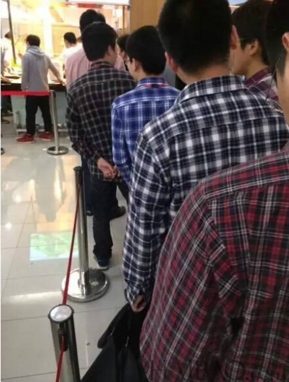 格子衬衫怎么搭配外套