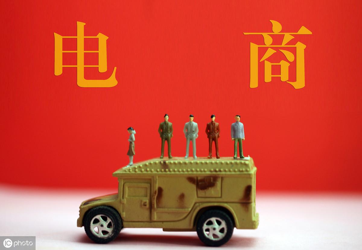 想卖衣服在哪里找货源