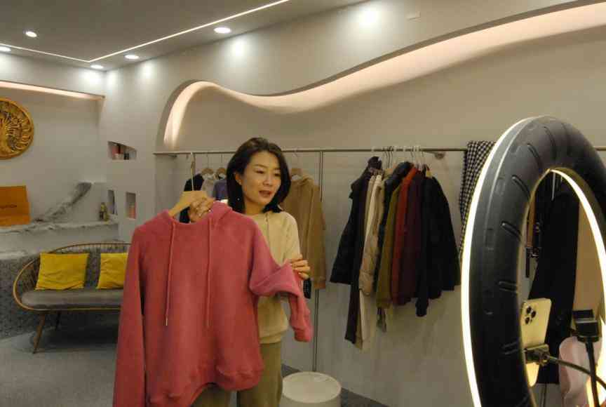 青岛服装一手货源批发