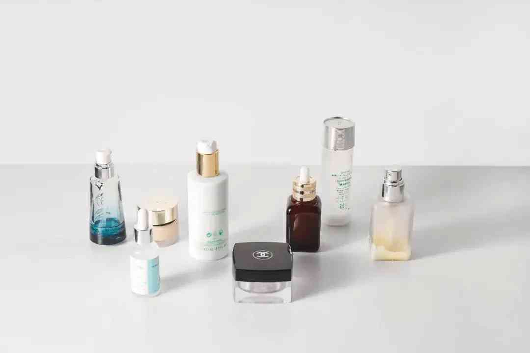 化妆品瓶怎么废物利用(旧化妆品瓶子废物利用)