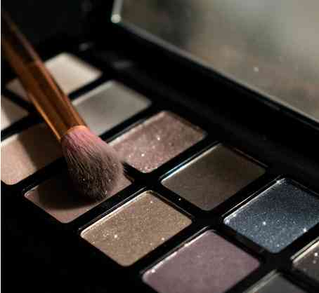 深圳化妆品广告视频(化妆品广告视频)