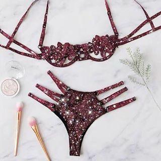 比基尼——比世界上最小的泳衣还要小