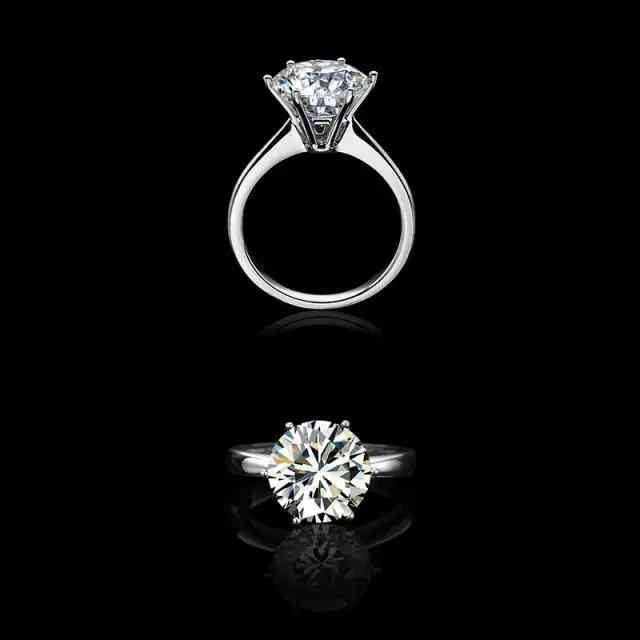 经典款钻石女戒款式