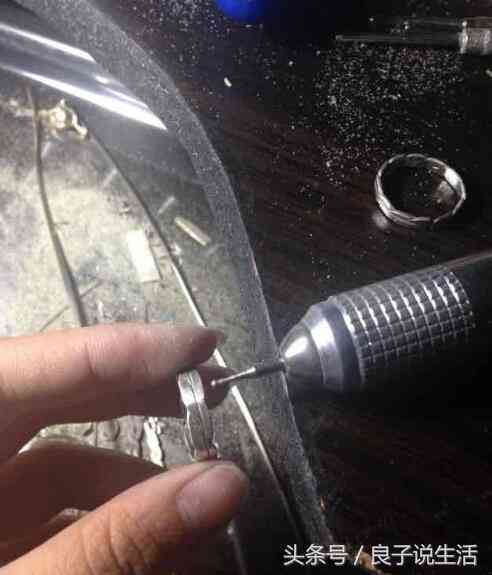 制作一对纯银情侣对戒就是这么简单，不是你做不到，而是你没想到