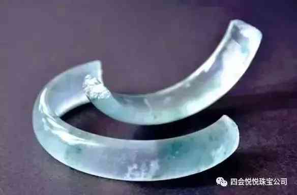 翡翠能用火烧鉴定真假(假翡翠用火烧会怎样)