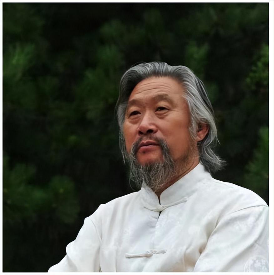 天然水晶石的价格(水晶石价格图片 原石 纯天然价格)