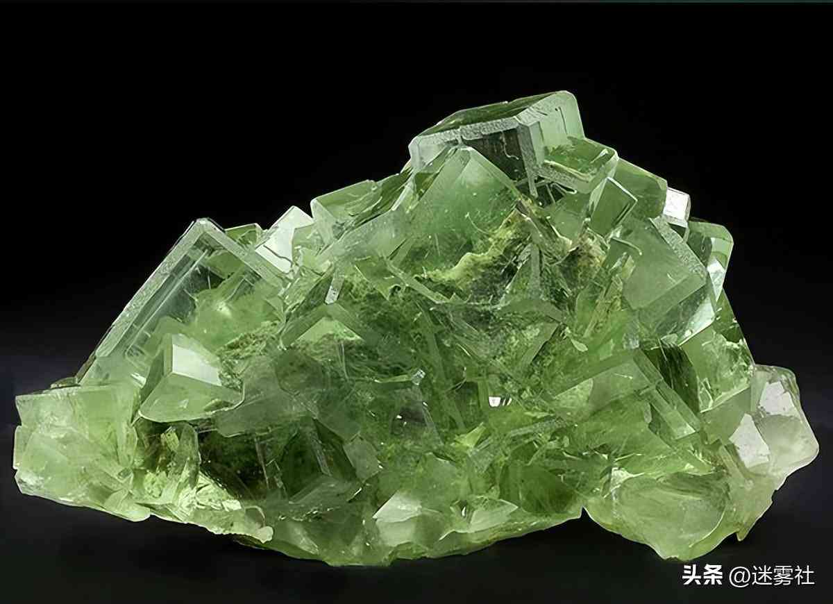 现在天然水晶原石多少钱一克(水晶石价格图片 原石 纯天然价格)