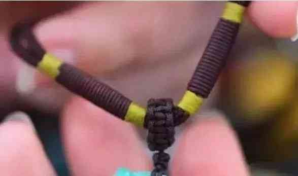 手串怎么穿绳打结(手串怎么穿绳打结视频教程)