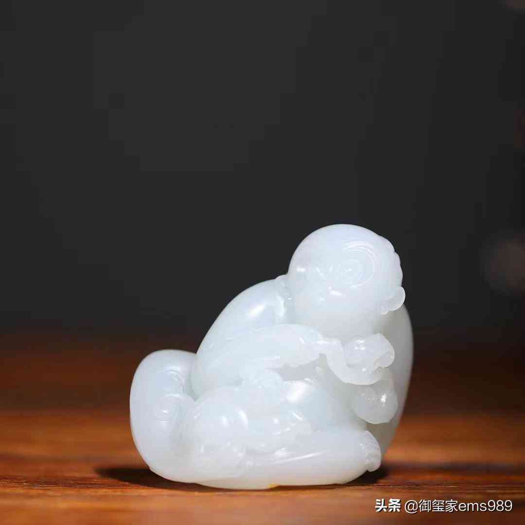 羊脂玉过水会沾水是不是假的(羊脂玉泡水)