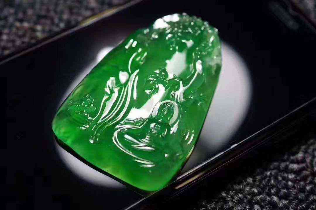 买翡翠哪个品牌好(买翡翠选什么品牌)