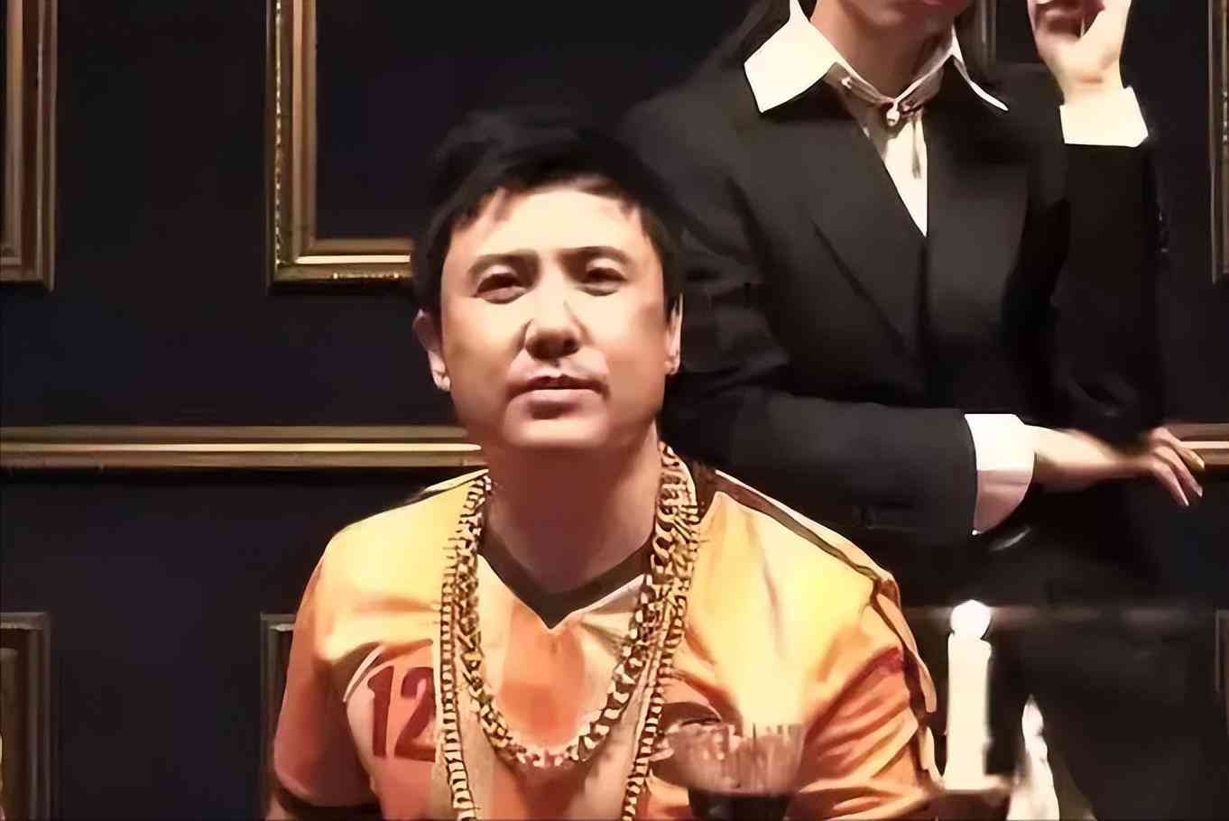 为什么不建议男的戴银戒指(男生为什么不能戴银戒指)