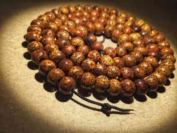 手串一般多少颗珠子比较好(手持手串一般多少颗珠子比较好)