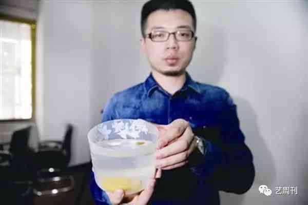 蜜蜡用手机灯光鉴别(蜜蜡用手机灯光鉴别怎么看)