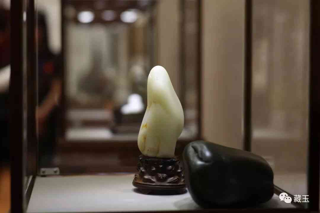 羊脂玉和和田玉区别(羊脂玉和和田玉区别图片)