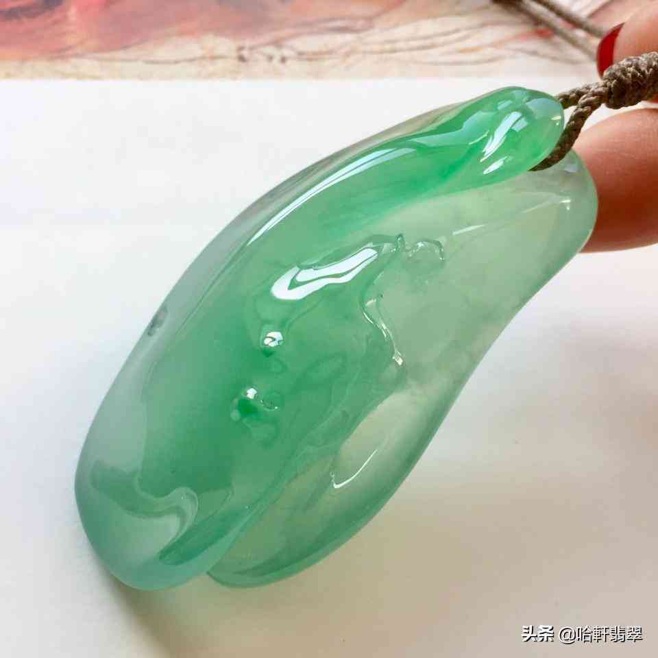 怎样鉴别翡翠的好坏(怎么分辨翡翠的好坏)