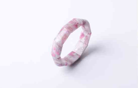 碧玺价格多少钱一克(碧玺石价格一克多少钱)