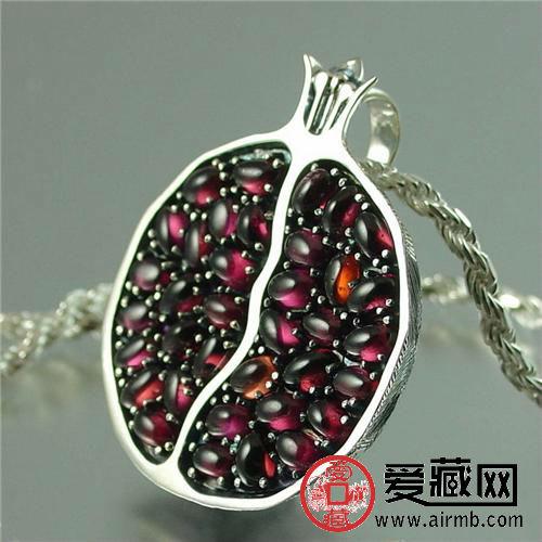 石榴石的功效与作用寓意(石榴石的功效与作用的功效与作用)