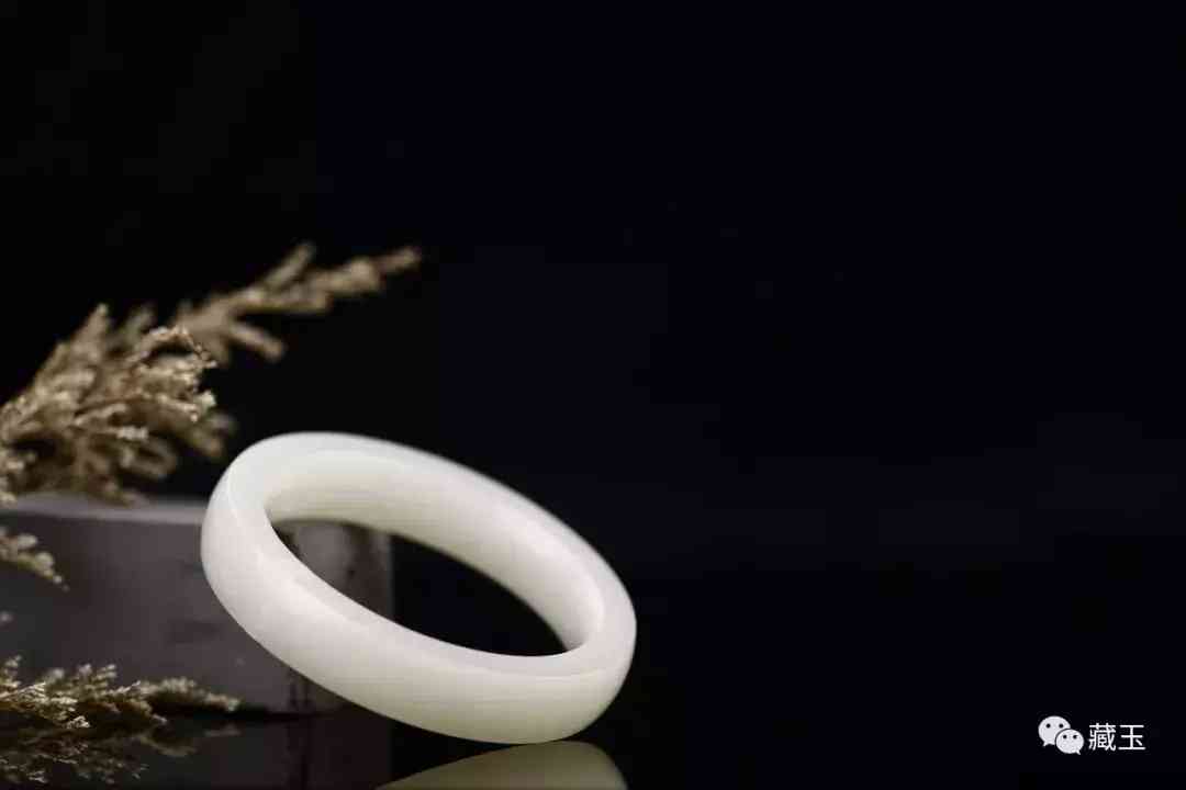 怎样鉴别和田玉手镯的真假好坏(怎样辨别真假和田玉镯)