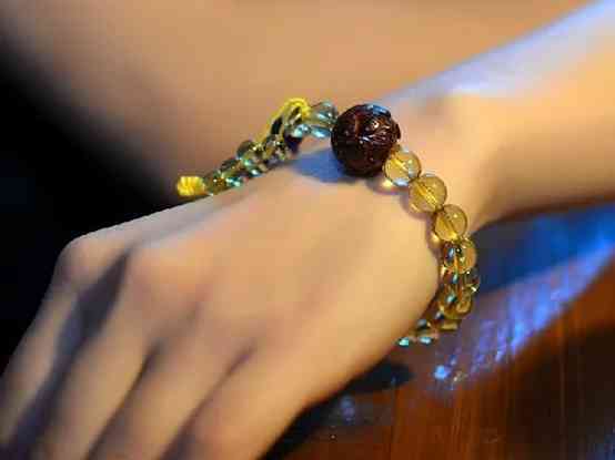 白水晶佩戴禁忌(戴白水晶的禁忌)