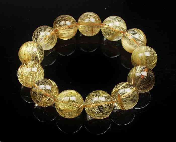 发晶也有人工合成品,一般为黄褐色～红褐色.