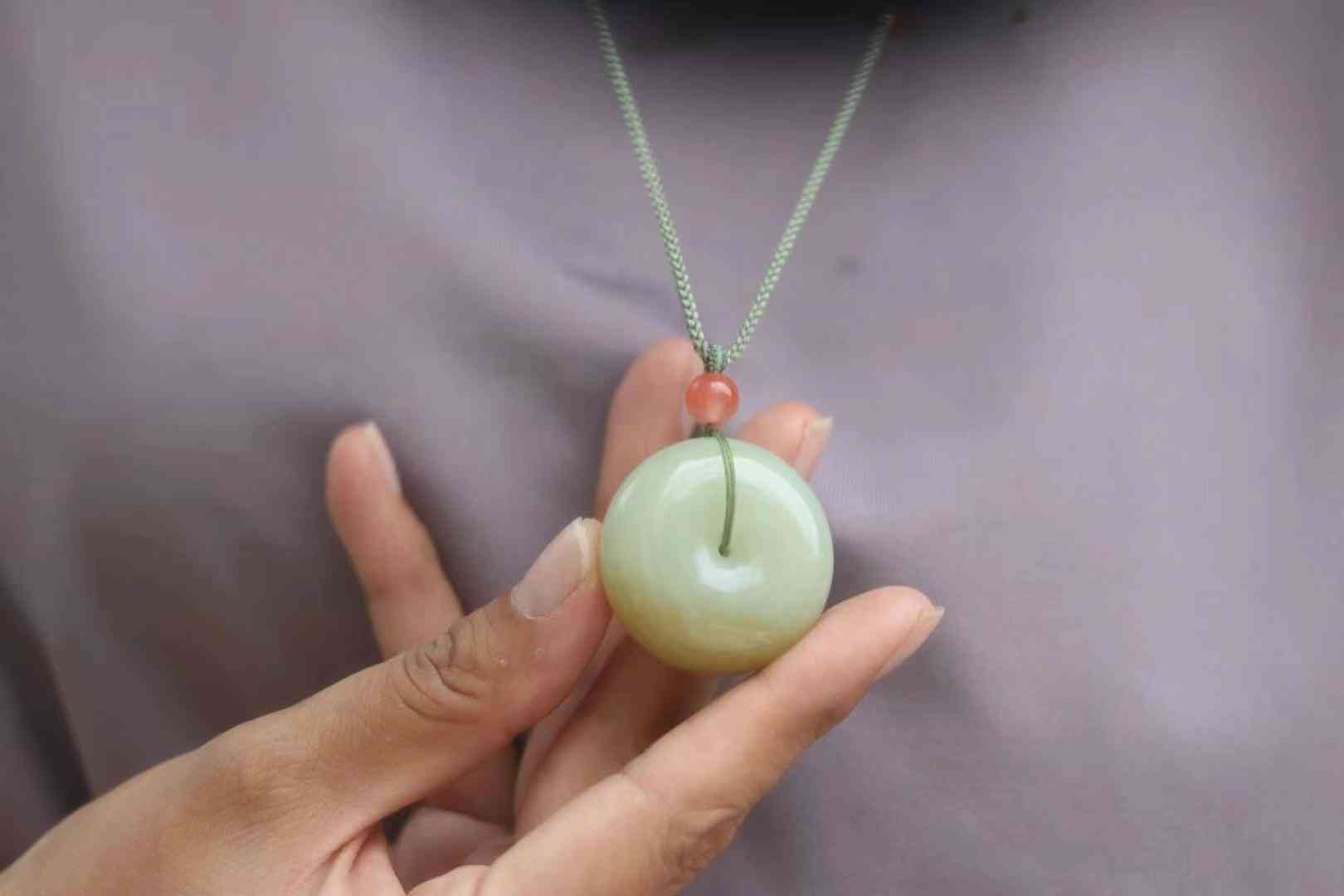 怎么判断玉已经戴活了(怎么判断玉镯已经戴活了)