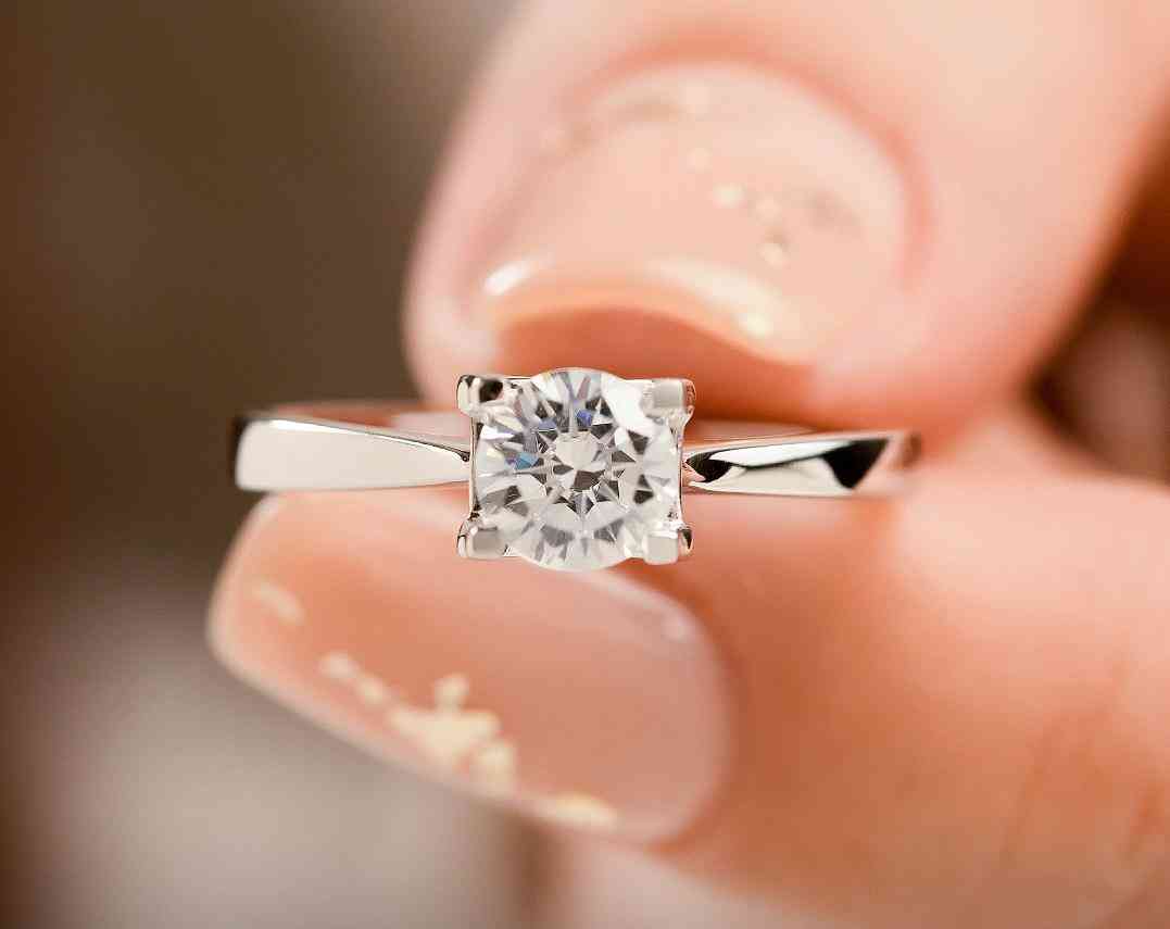 1克拉钻石价格多少(钻石一克拉价格是多少钱)