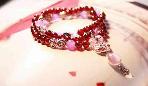 石榴石手链价格一般多少(石榴子手链多少钱)