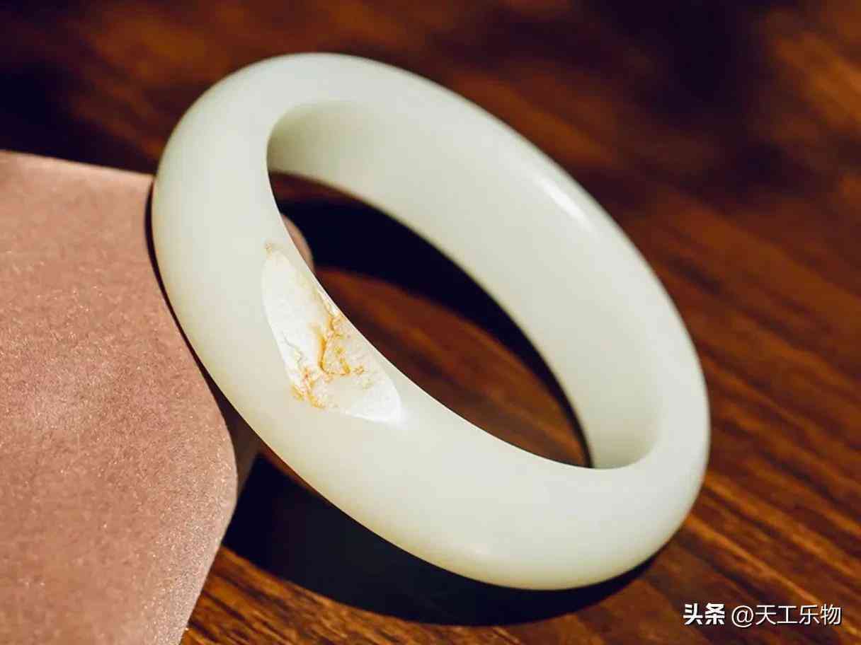 和田玉手镯的市场价格参考(和田玉手镯目前价格)