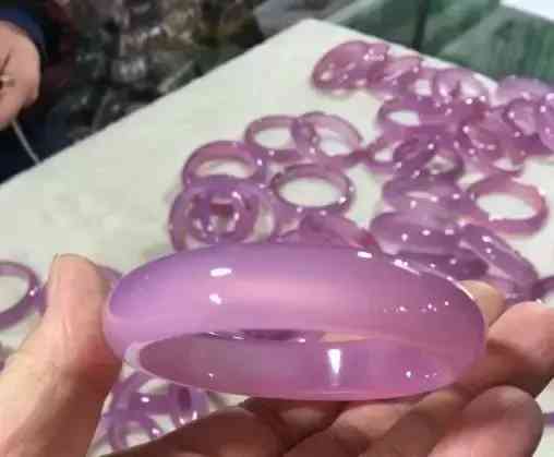 用水鉴别玉髓的真假(怎么玉髓真假鉴别)