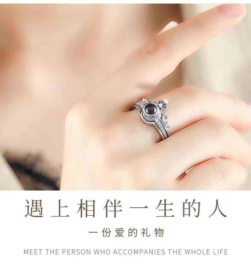 戒指戴在小拇指的意义(戒指戴在小拇指上意味着什么)