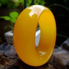 真正的天然琥珀多少钱一克(天然的琥珀值多少钱)