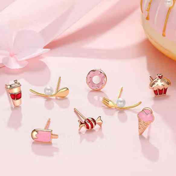 送女孩子生日礼物(18岁女孩生日送什么礼物)插图6