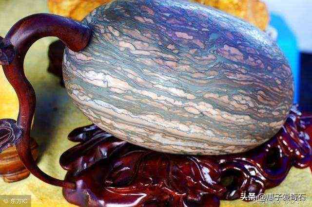 黄蜡石冰种原石价格(黄蜡石冰种原石图片)插图20