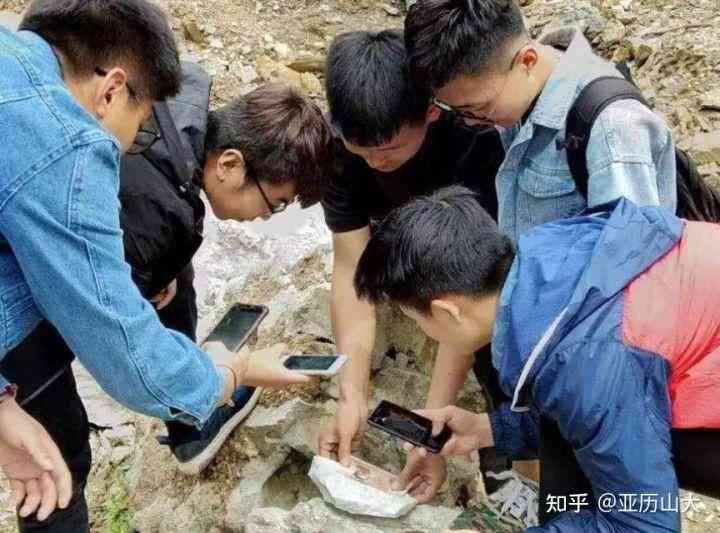 珠宝鉴定专业就业前景(珠宝鉴定专业好吗)插图1