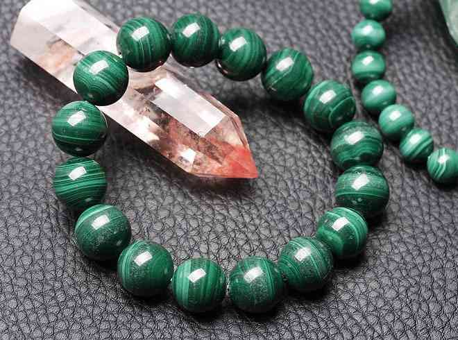 女人戴孔雀石的寓意(孔雀石吊坠值钱吗)插图4