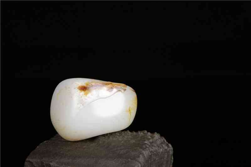 羊脂玉值不值钱(羊脂玉值得收藏吗)插图13