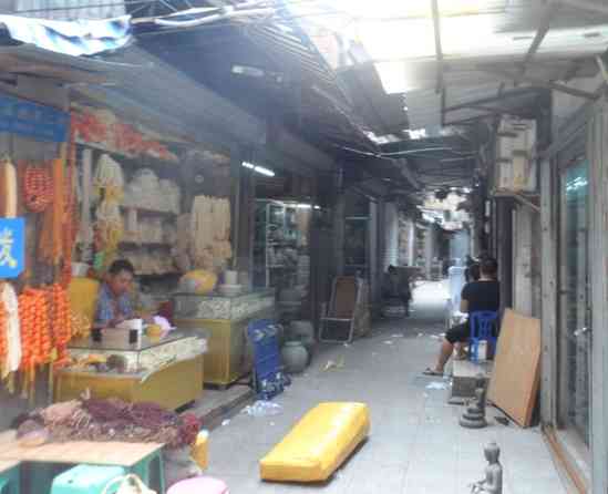 中国最大的翡翠市场在哪里(全国最大的翡翠市场在哪里)插图4 中国最大的翡翠市场在哪里(全国最大的翡翠市场在哪里)插图4